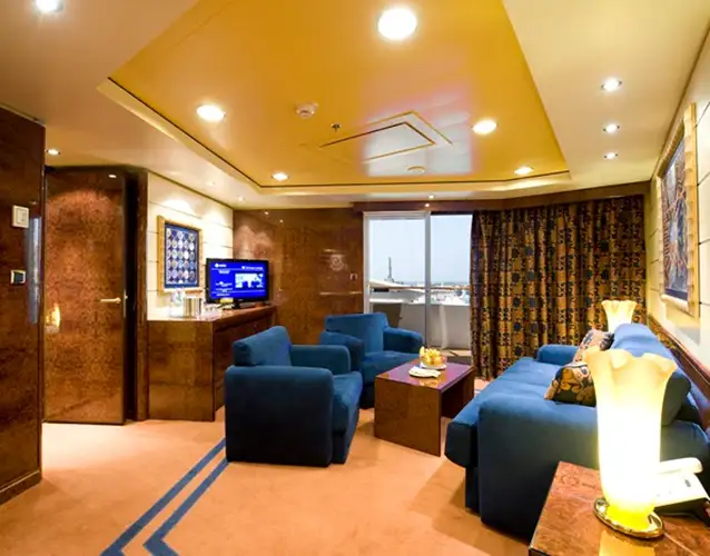 YC3 Yacht Club Royal Suite